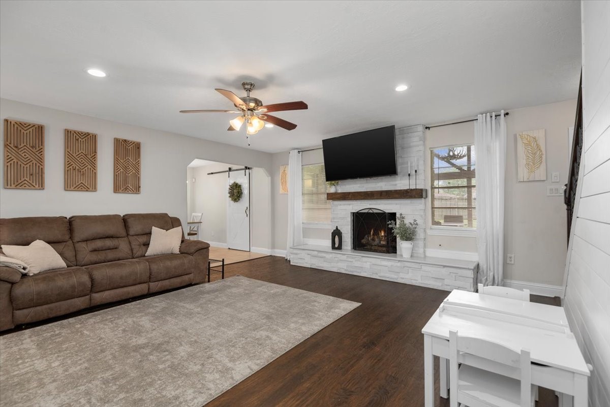 283 Shekel Lane Houston, TX 77015 - Photo 14 of 47