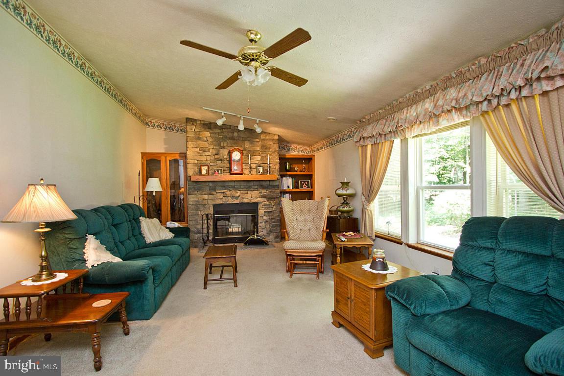 200 Acorn Lane Lititz, PA 17543 - Photo 11 of 55