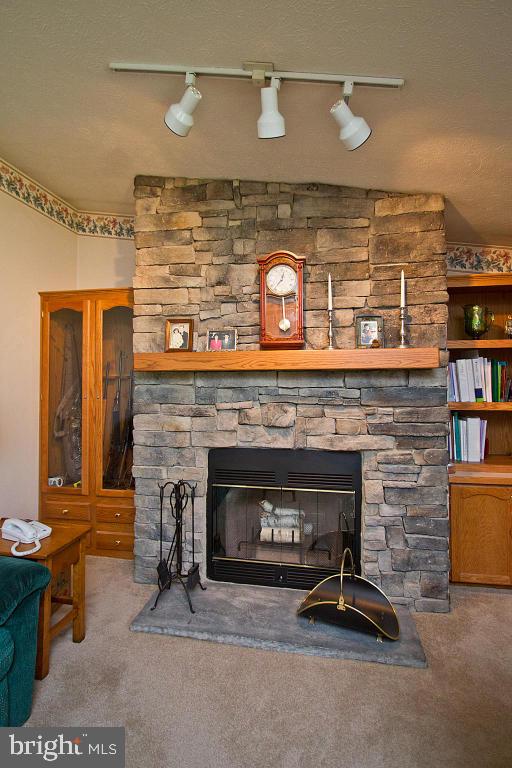 200 Acorn Lane Lititz, PA 17543 - Photo 4 of 55