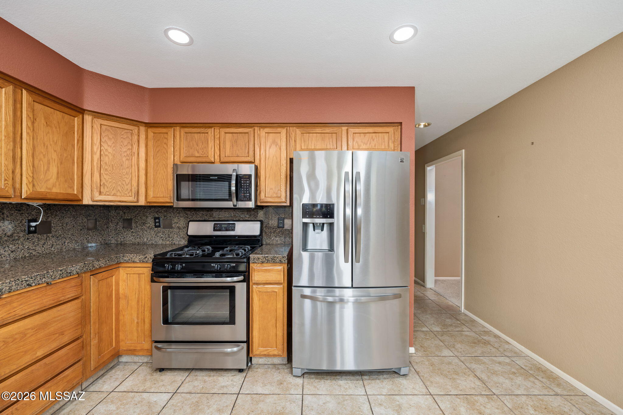1029 East Rising Sun Drive Oro Valley, AZ 85755 - Photo 14 of 51 KITCHEN