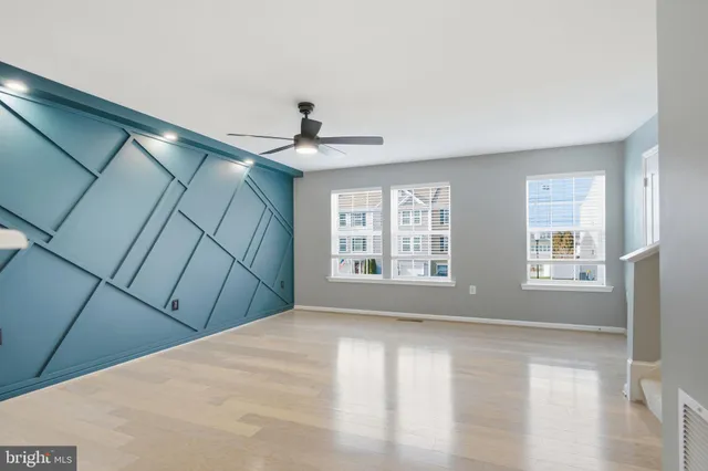 $2,000 | 43 Cecily Way, Ranson, WV 25438