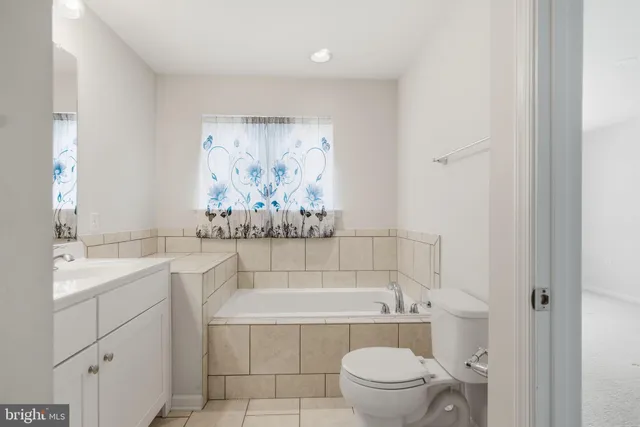 $2,000 | 43 Cecily Way, Ranson, WV 25438