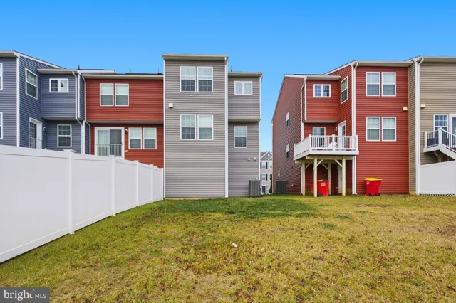 $2,000 | 43 Cecily Way, Ranson, WV 25438