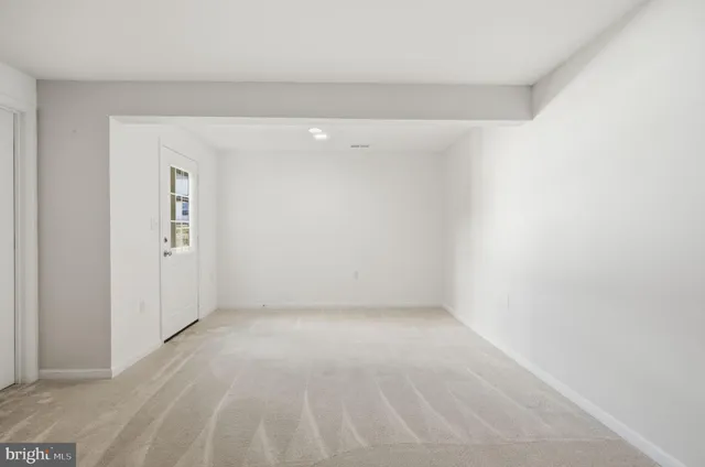 $2,000 | 43 Cecily Way, Ranson, WV 25438