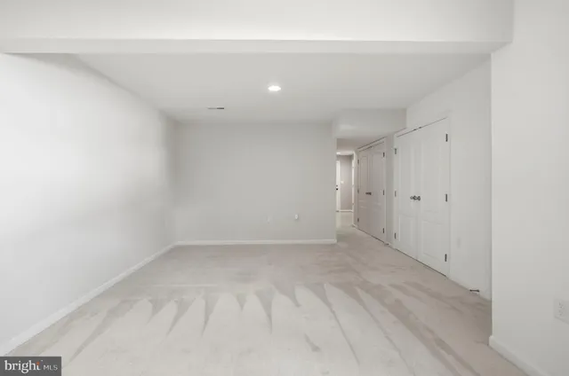 $2,000 | 43 Cecily Way, Ranson, WV 25438