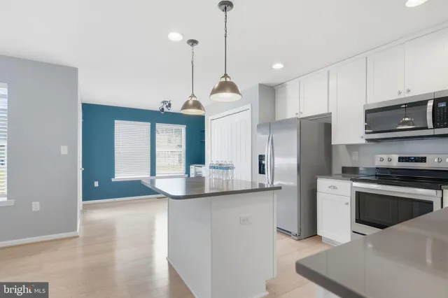 $2,000 | 43 Cecily Way, Ranson, WV 25438