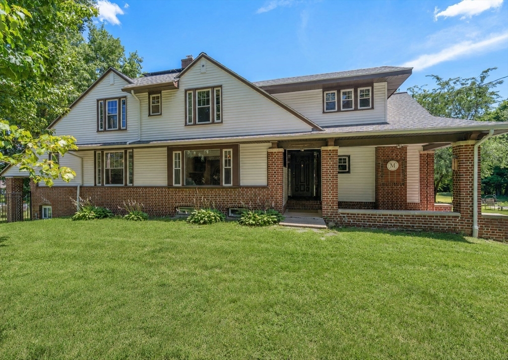 11 Scott Street Bellingham, MA 02019 - Photo 1 of 35
