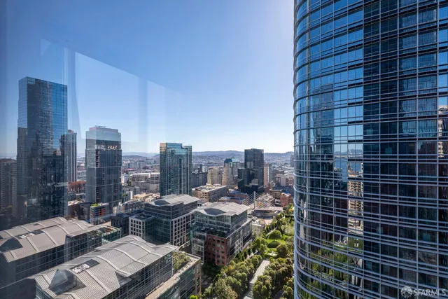 a picture of city view