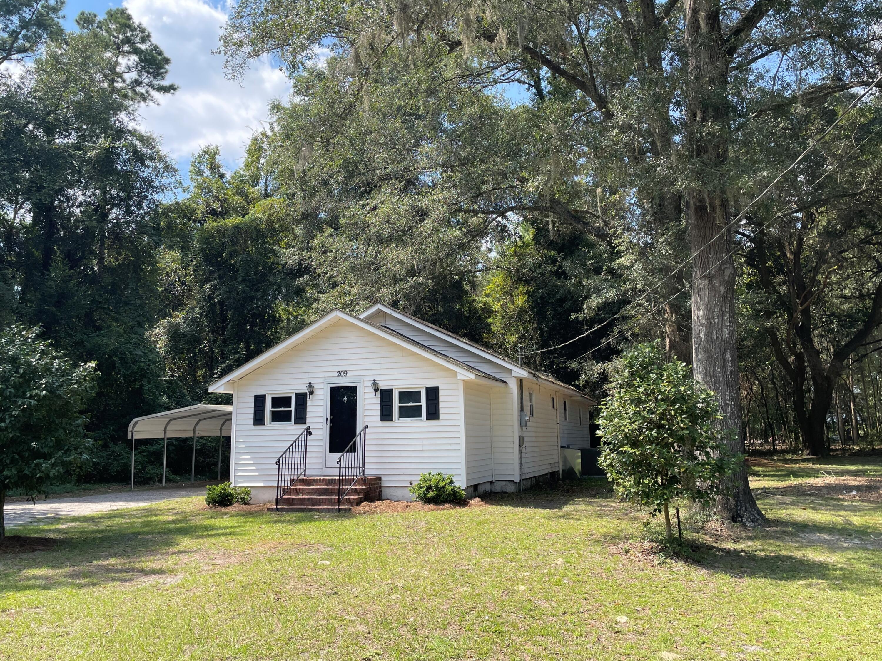 209 Mt Carmel Road Walterboro, SC 29488 - Photo 4 of 52 209 Mount Carmel Road