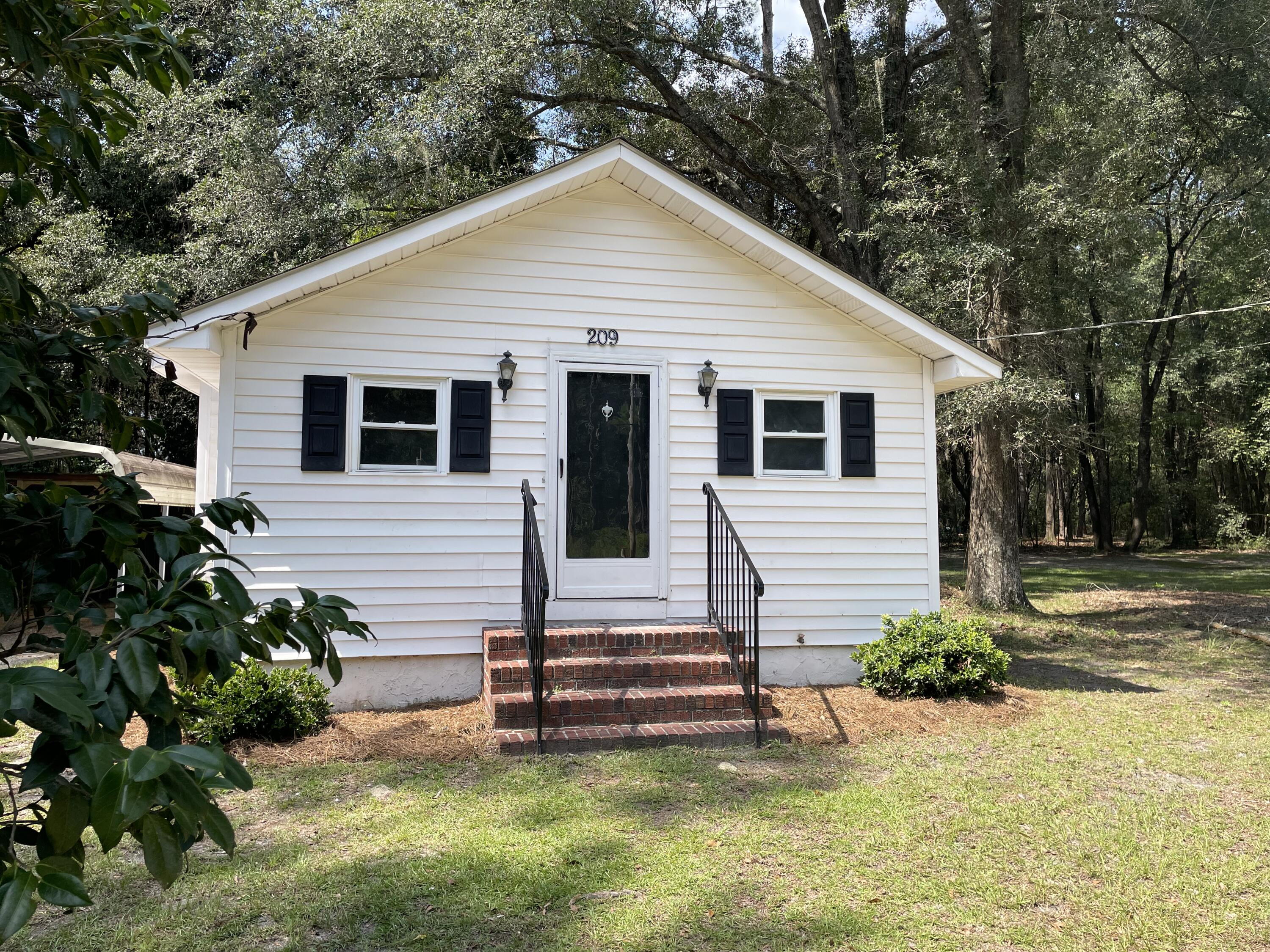209 Mt Carmel Road Walterboro, SC 29488 - Photo 8 of 52 209 Mount Carmel Road
