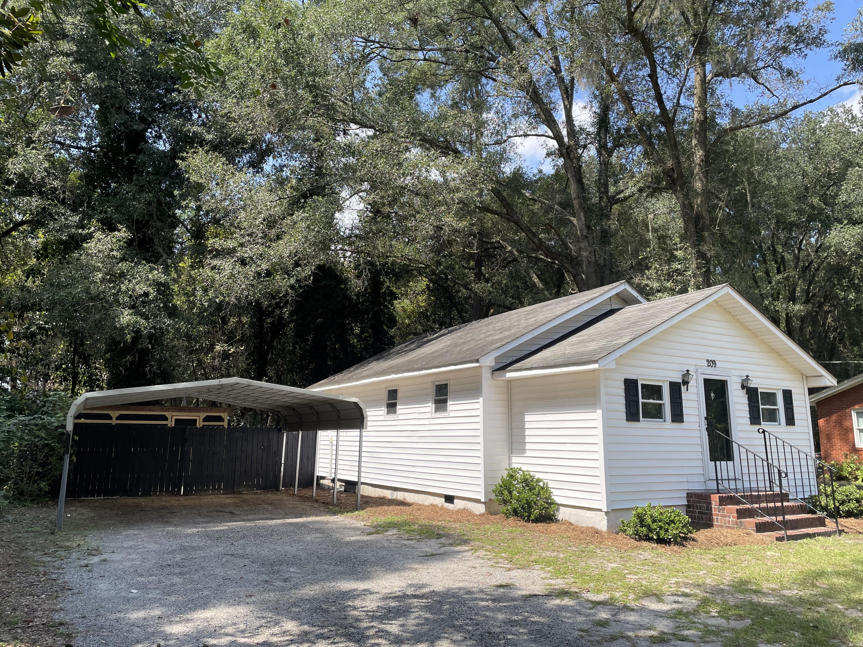 209 Mt Carmel Road Walterboro, SC 29488 - Photo 10 of 52 209 Mount Carmel Road