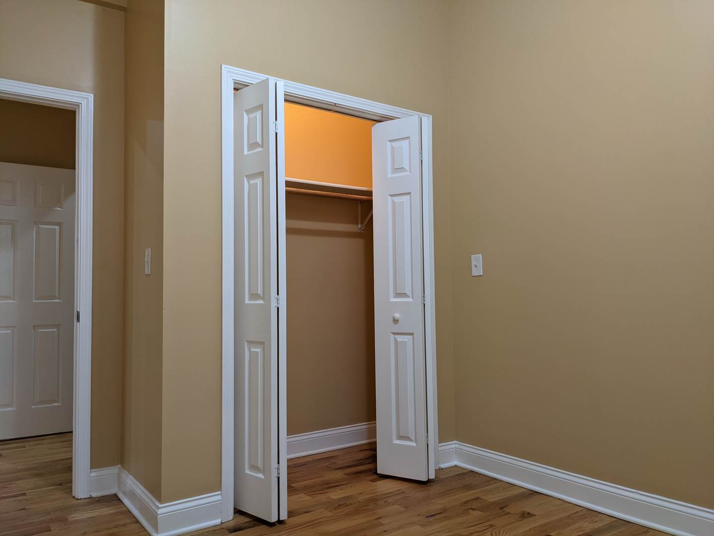 712 South Aberdeen Street, Unit 1A Chicago, IL 60607 - Photo 18 of 28 a view of front door with wooden floor