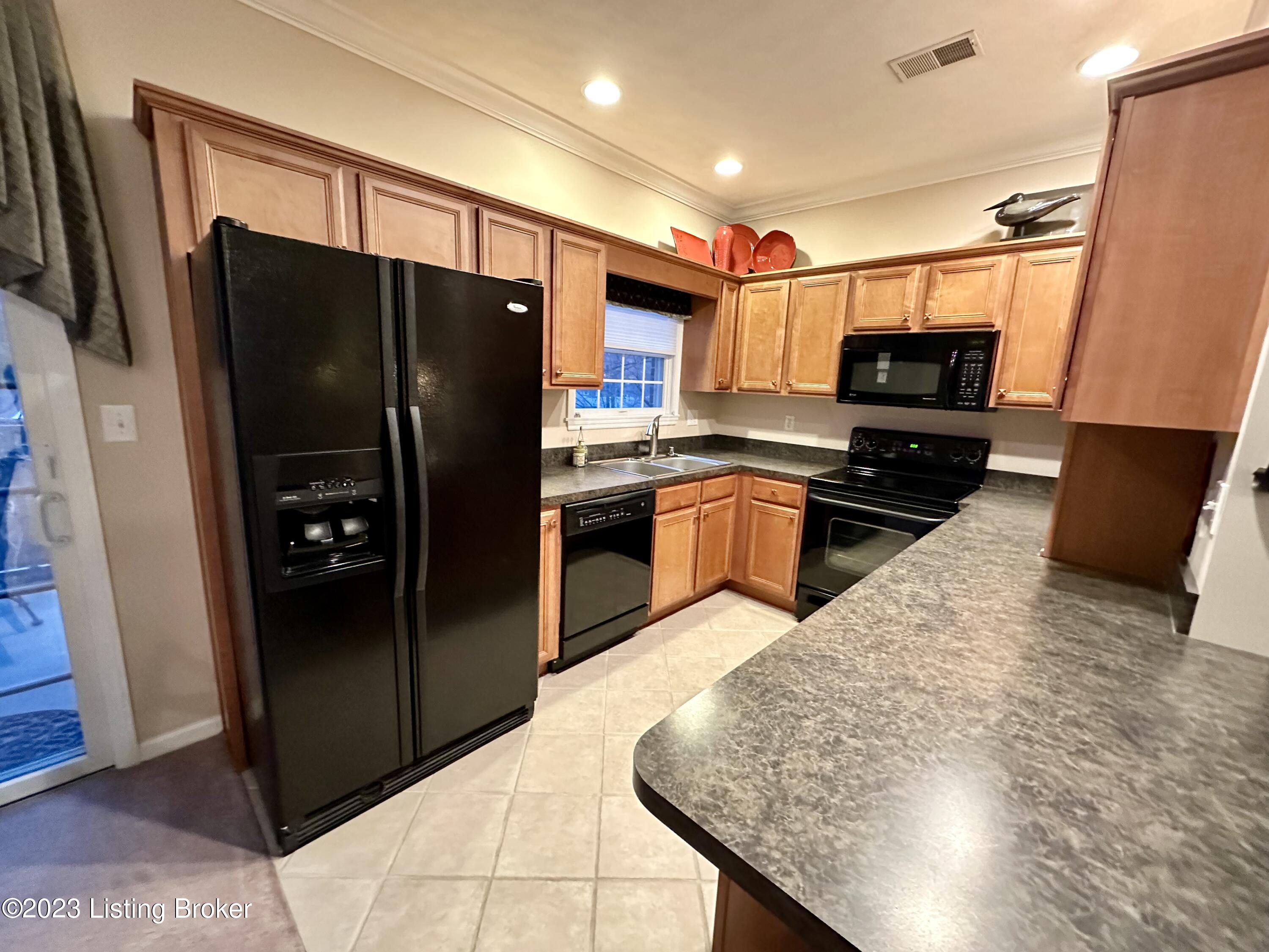 3122 Hendon Road Louisville, KY 40220 - Photo 22 of 53 13F1AC67-7845-497F-BC64-60FF59E81833