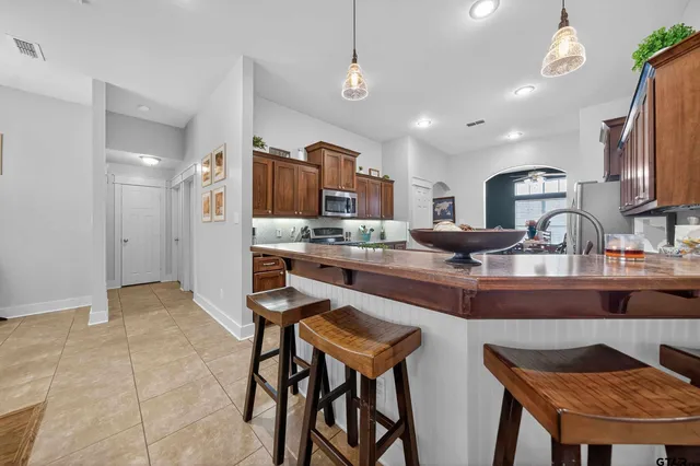 $374,000 | 10926 Westhaven Circle, Flint, TX 75762