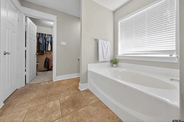 $374,000 | 10926 Westhaven Circle, Flint, TX 75762