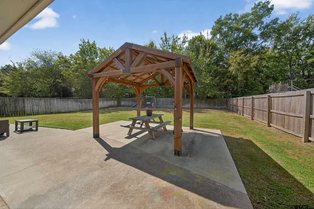 $374,000 | 10926 Westhaven Circle, Flint, TX 75762