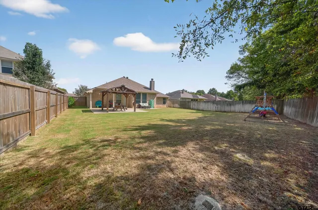 $374,000 | 10926 Westhaven Circle, Flint, TX 75762
