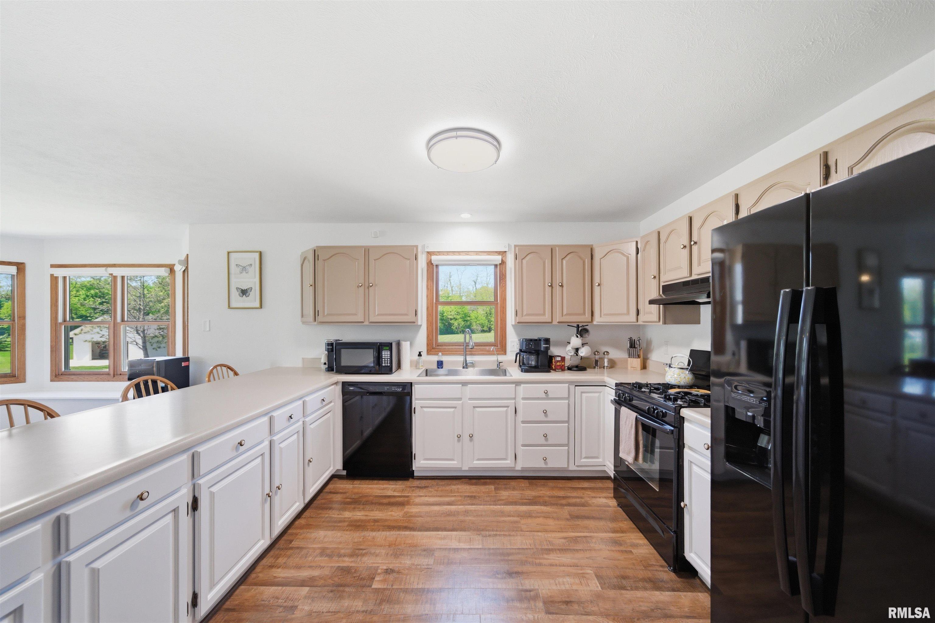 142 Legion Road Washington, IL 61571 - Photo 9 of 69
