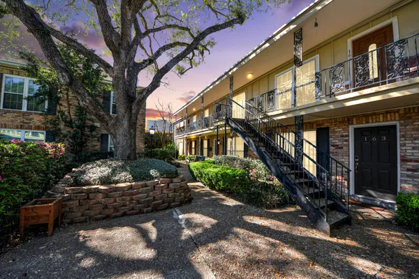 $239,500 | 3224 Timmons Lane, Unit 168, Houston, TX 77027