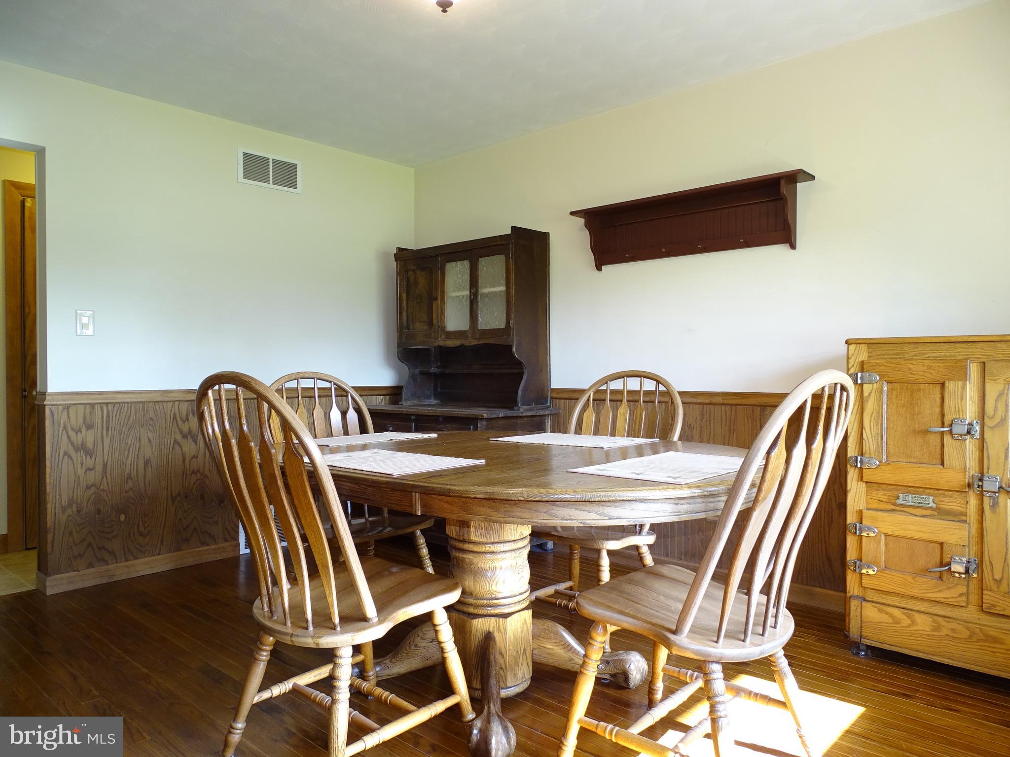 2371 Breezewood Road York, PA 17408 - Photo 8 of 28 Gallery Image 8
