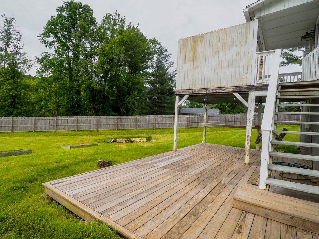 17 Old Quaker Road Galax, VA 24333 - Photo 7 of 28 Gallery Image 7