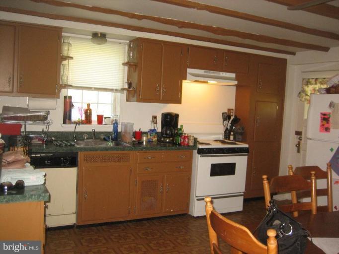 2524 Cross Section Road Westminster, MD 21158 - Photo 4 of 15 Kitchen / Dining Area