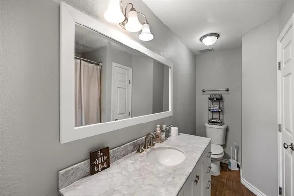 $1,900 | 5213 Winding Brook Drive, Dickinson, TX 77539