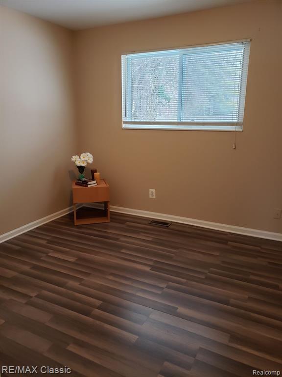 51116 Fairchild Road New Baltimore, MI 48051 - Photo 13 of 26