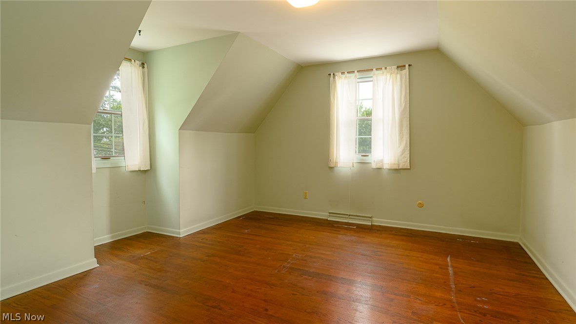7199 Ward Road Cleveland, OH 44134 - Photo 17 of 33 Spacious second bedroom