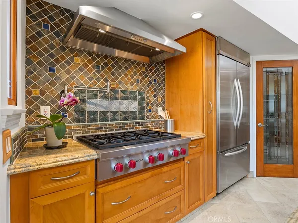 $1,699,996 | 1012 North Sunset Canyon Drive, Burbank, CA 91504