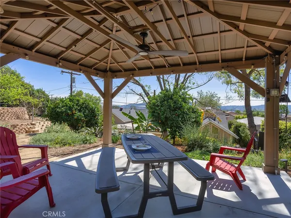$1,699,996 | 1012 North Sunset Canyon Drive, Burbank, CA 91504