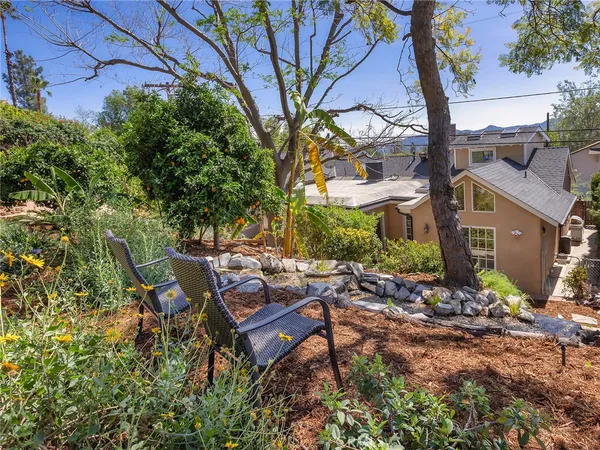 $1,699,996 | 1012 North Sunset Canyon Drive, Burbank, CA 91504