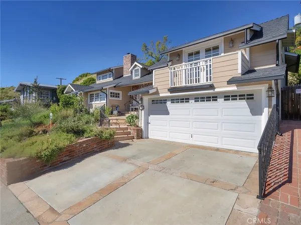 $1,699,996 | 1012 North Sunset Canyon Drive, Burbank, CA 91504