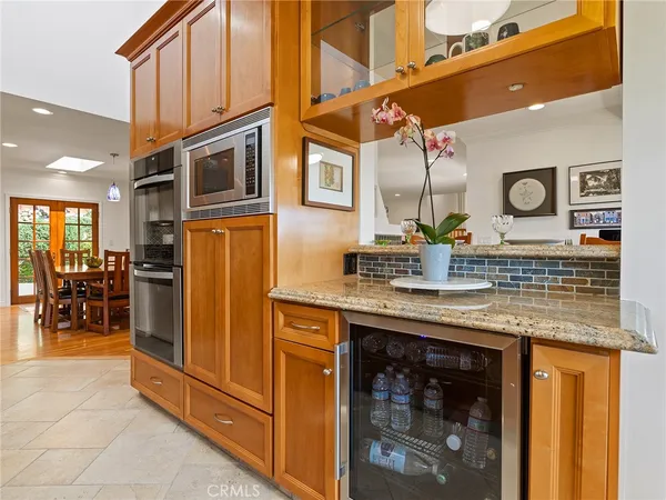 $1,699,996 | 1012 North Sunset Canyon Drive, Burbank, CA 91504