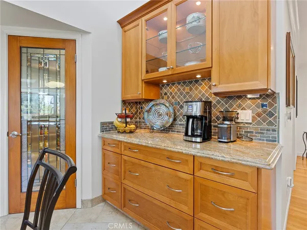 $1,699,996 | 1012 North Sunset Canyon Drive, Burbank, CA 91504