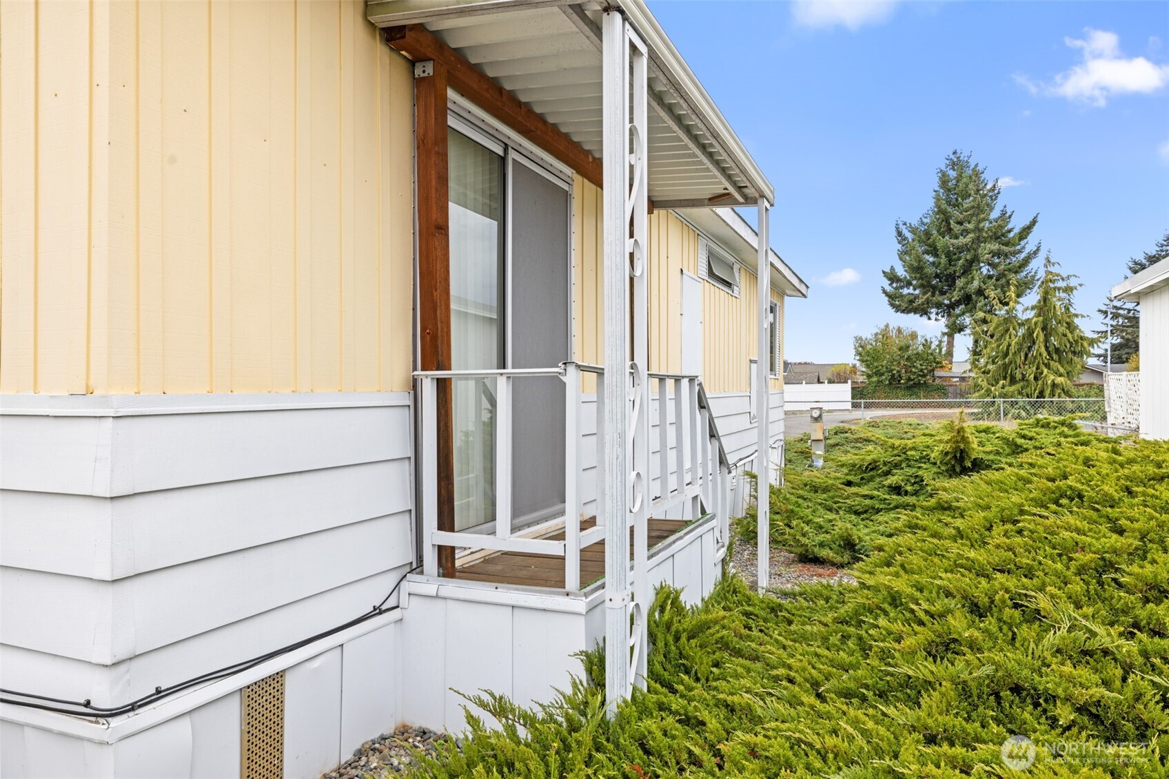11 Juniper Mobile Estate Sequim, WA 98382 - Photo 29 of 31 a view of a balcony with outdoor space