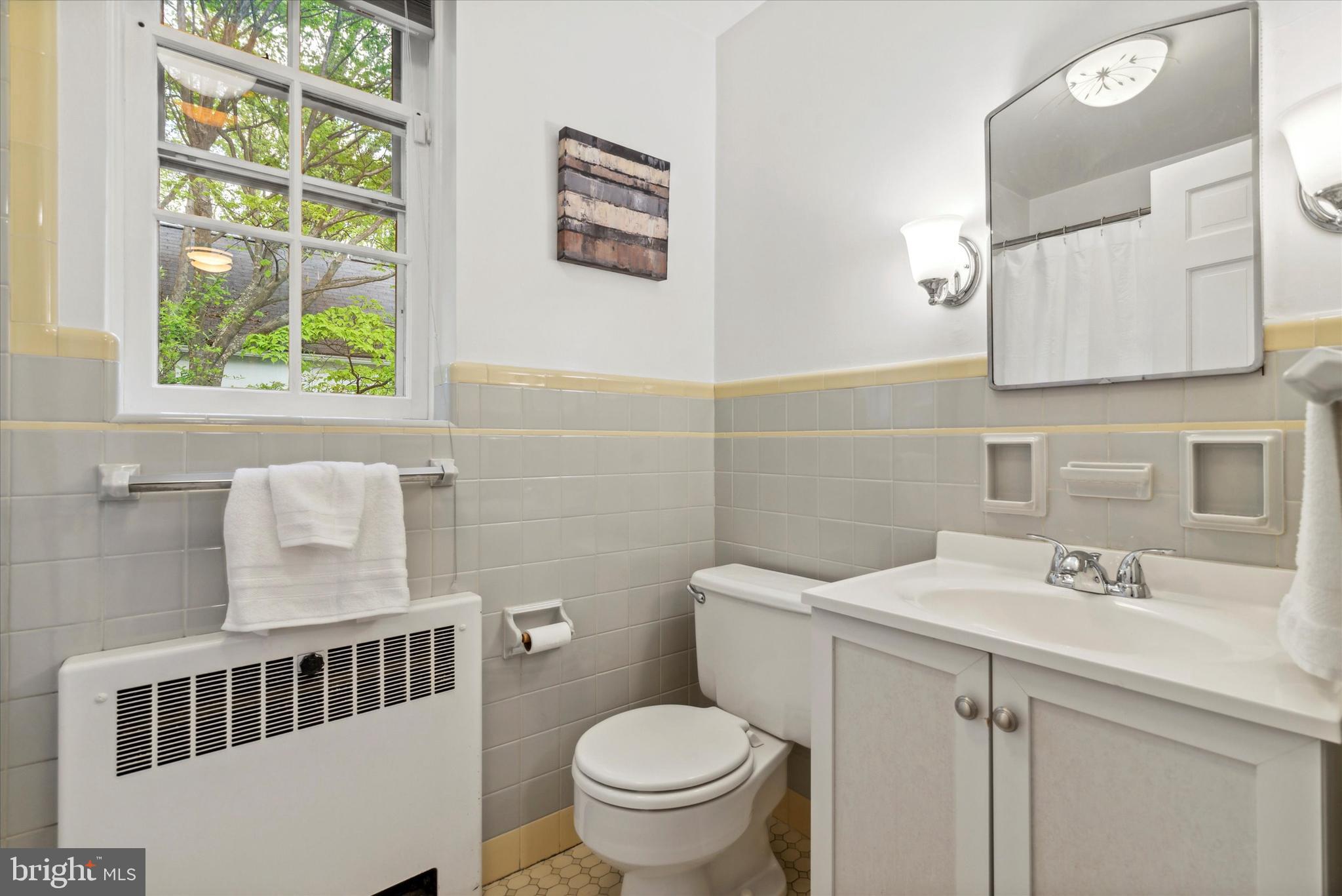 742 Winding Road Jenkintown, PA 19046 - Photo 20 of 34 Full Bathroom