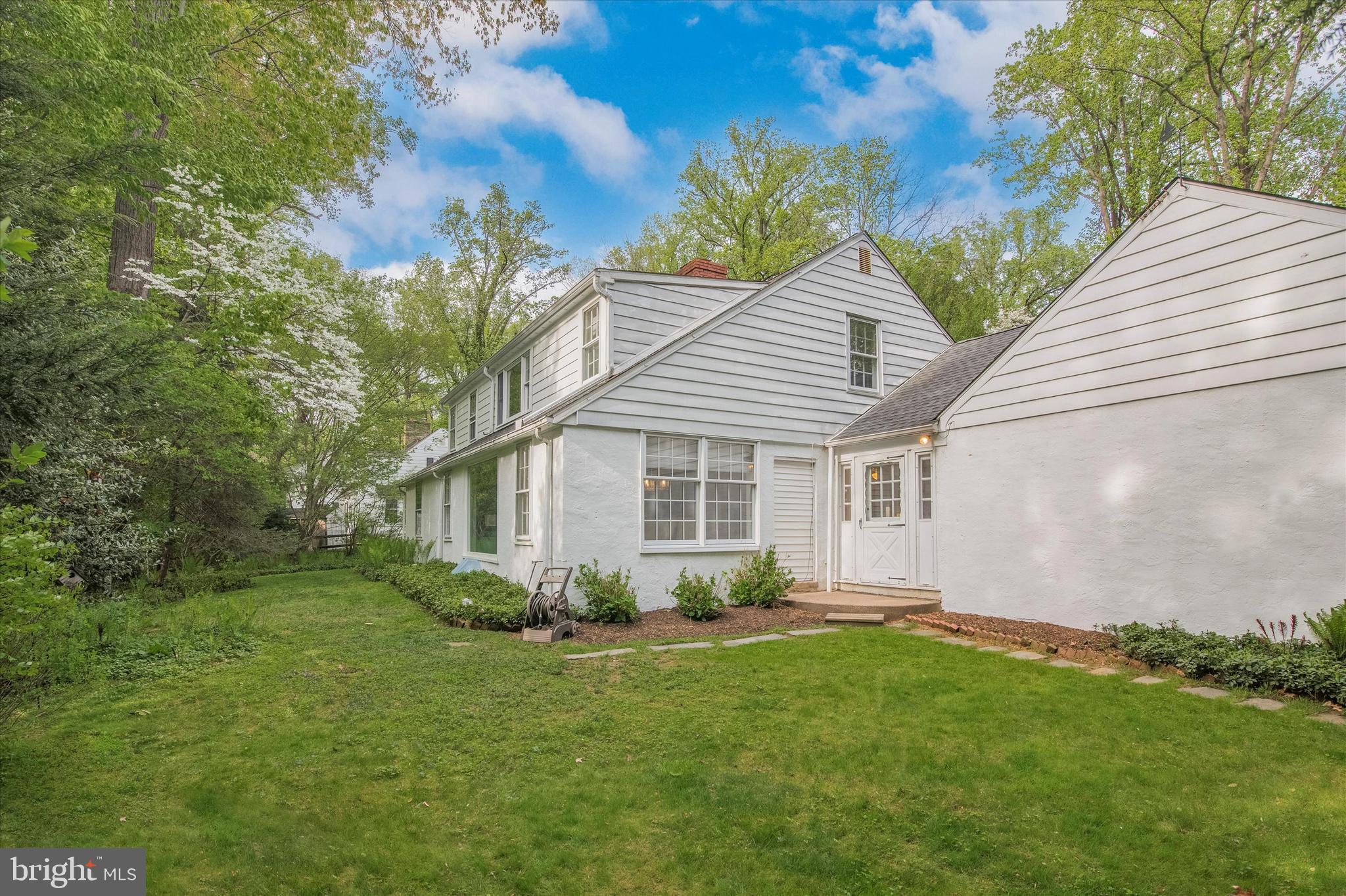 742 Winding Road Jenkintown, PA 19046 - Photo 31 of 34 Side View