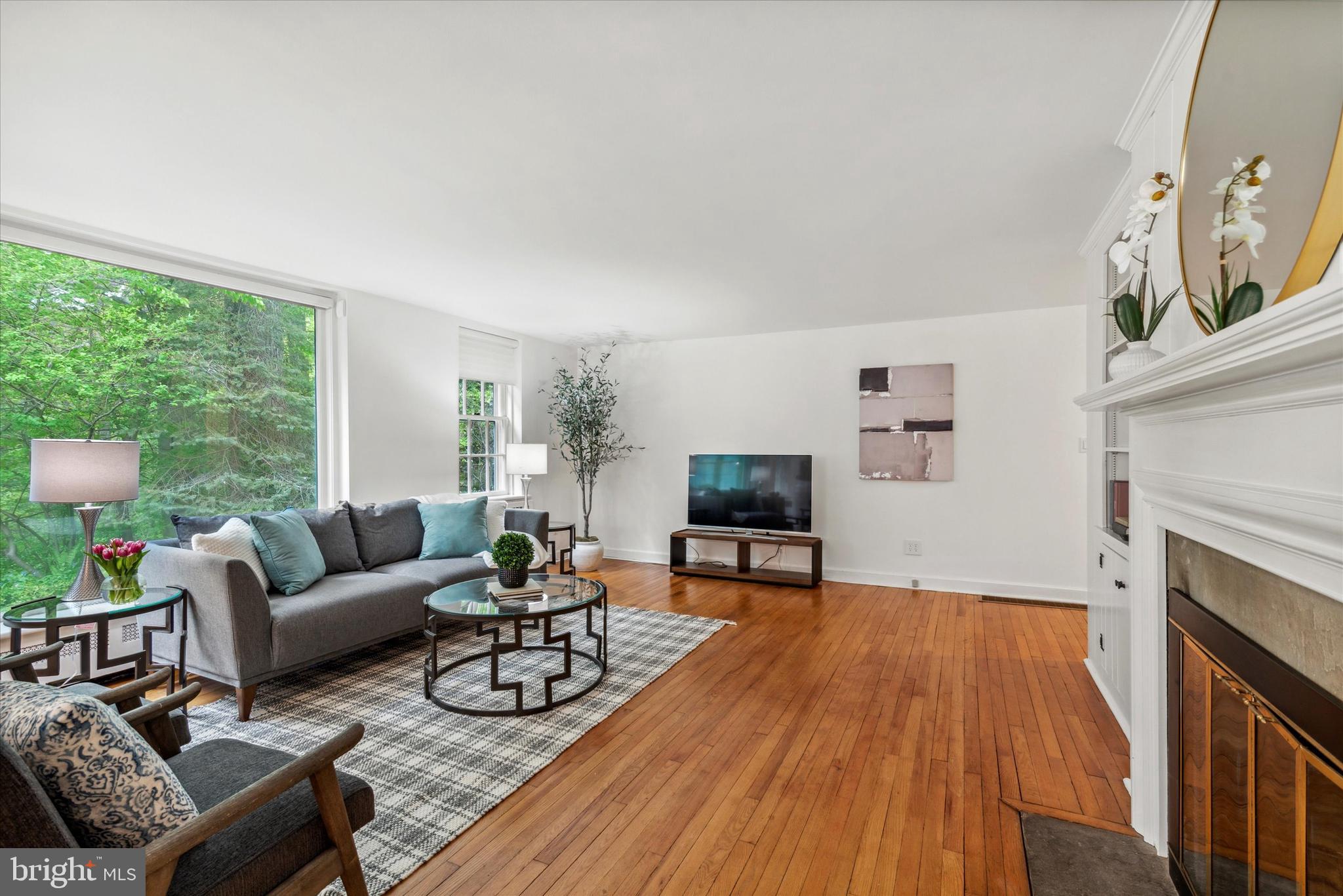 742 Winding Road Jenkintown, PA 19046 - Photo 6 of 34 Living Room with Picture Window