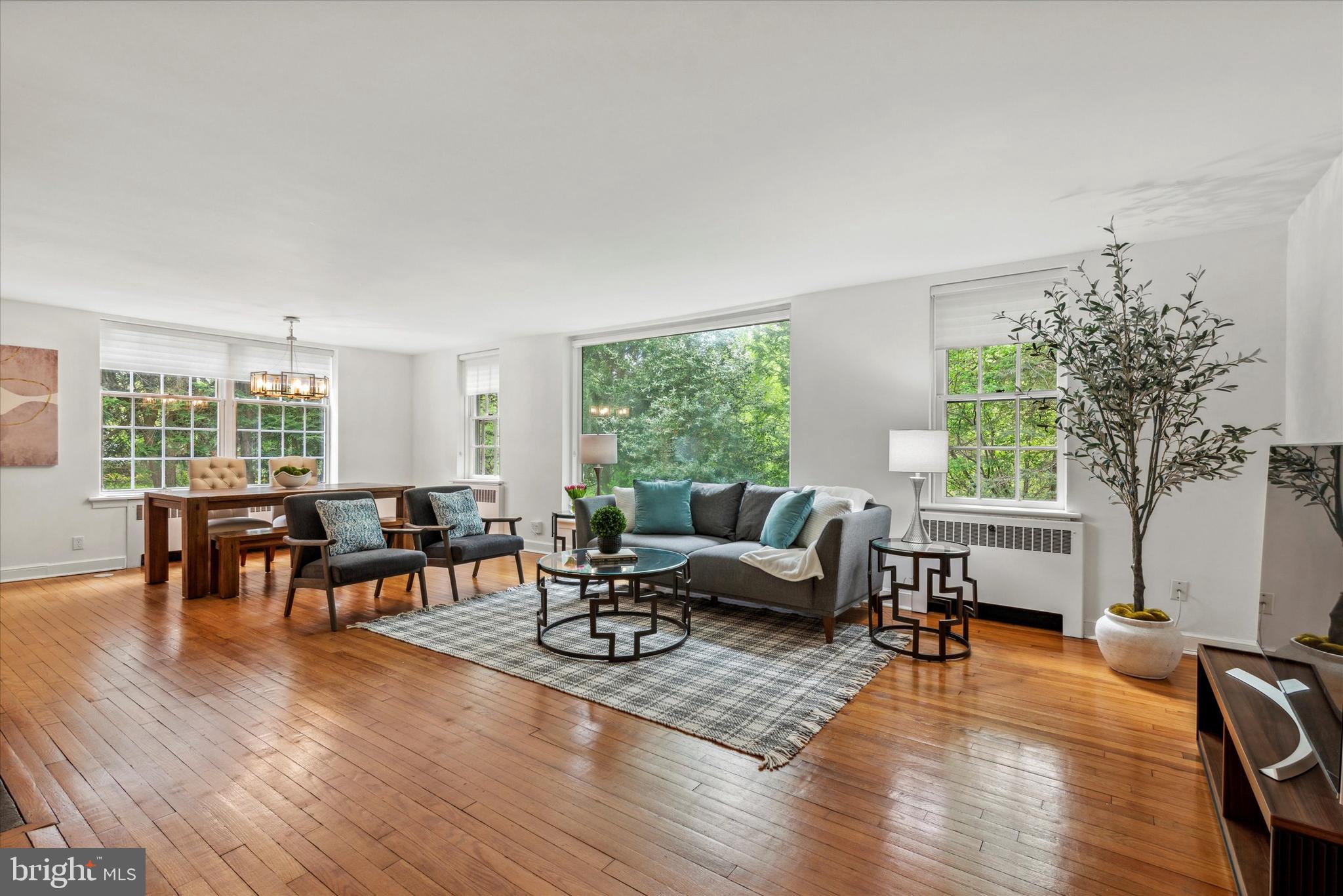 742 Winding Road Jenkintown, PA 19046 - Photo 7 of 34 Living Room / Dining Room