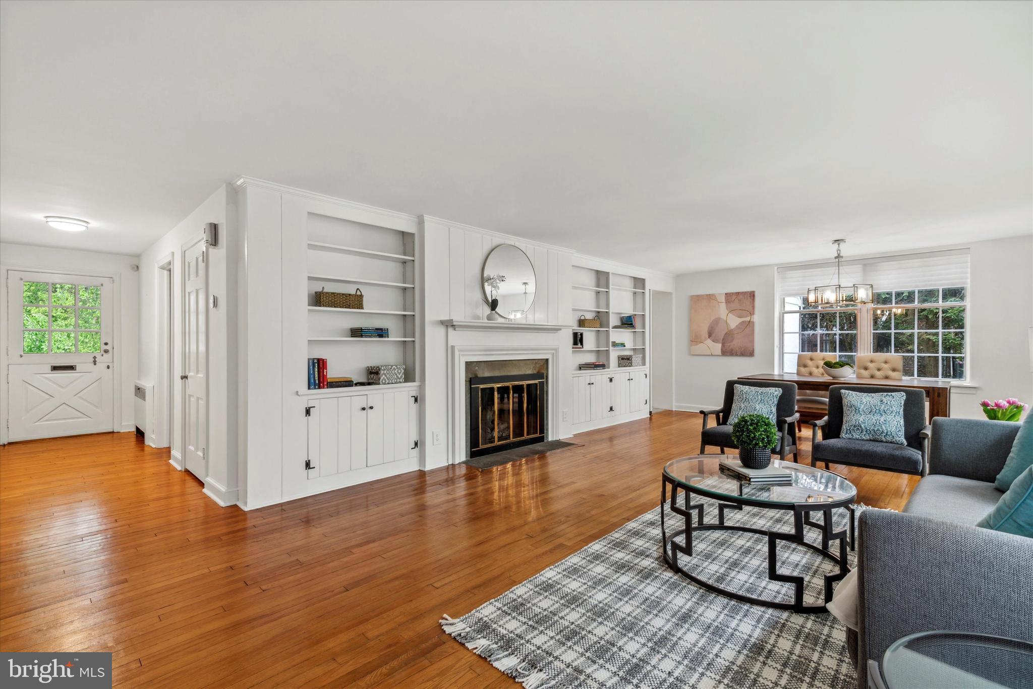 742 Winding Road Jenkintown, PA 19046 - Photo 8 of 34 Living Room / Dining Room
