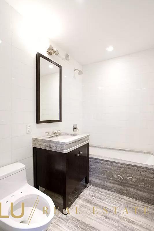 80 Riverside Boulevard, Unit 6D Manhattan, NY 10069 - Photo 3 of 8