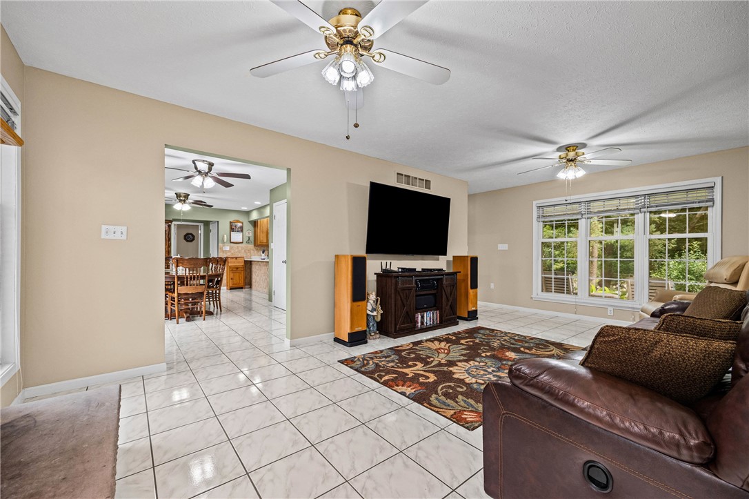 8 Summer Ridge Circle Clarkson, NY 14420 - Photo 6 of 49