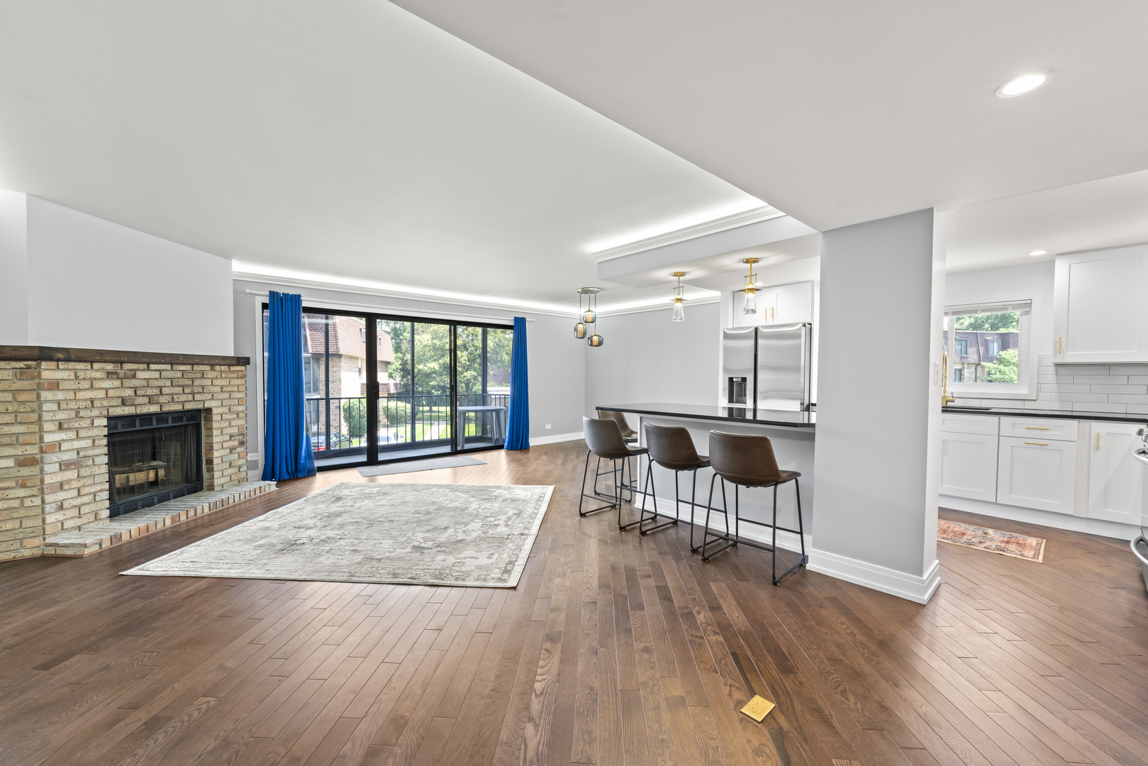 11138 Center Road, Unit D22 Palos Hills, IL 60465 - Photo 3 of 21 a living room with furniture and a fireplace
