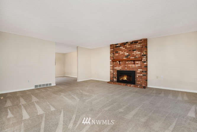9618 122nd Avenue Southeast Renton, WA 98056 - Photo 2 of 25 Gallery Image 2