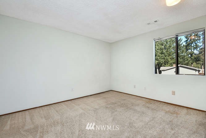 9618 122nd Avenue Southeast Renton, WA 98056 - Photo 13 of 25 Gallery Image 13