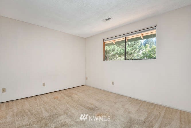 9618 122nd Avenue Southeast Renton, WA 98056 - Photo 14 of 25 Gallery Image 14