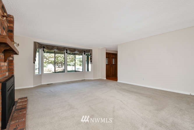 9618 122nd Avenue Southeast Renton, WA 98056 - Photo 4 of 25 Gallery Image 4