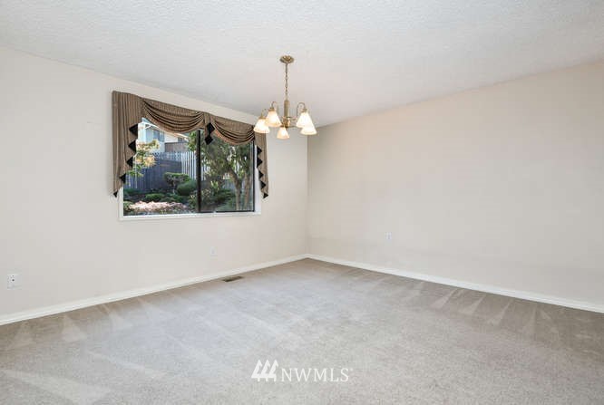 9618 122nd Avenue Southeast Renton, WA 98056 - Photo 6 of 25 Gallery Image 6
