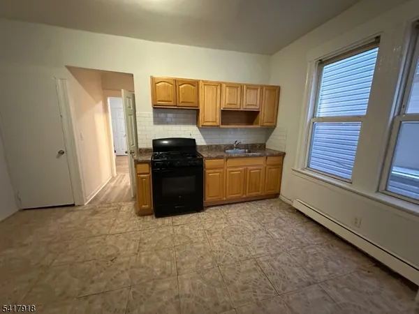 $1,700 | 27 Pingry Place, Unit 1, Elizabeth, NJ 07208